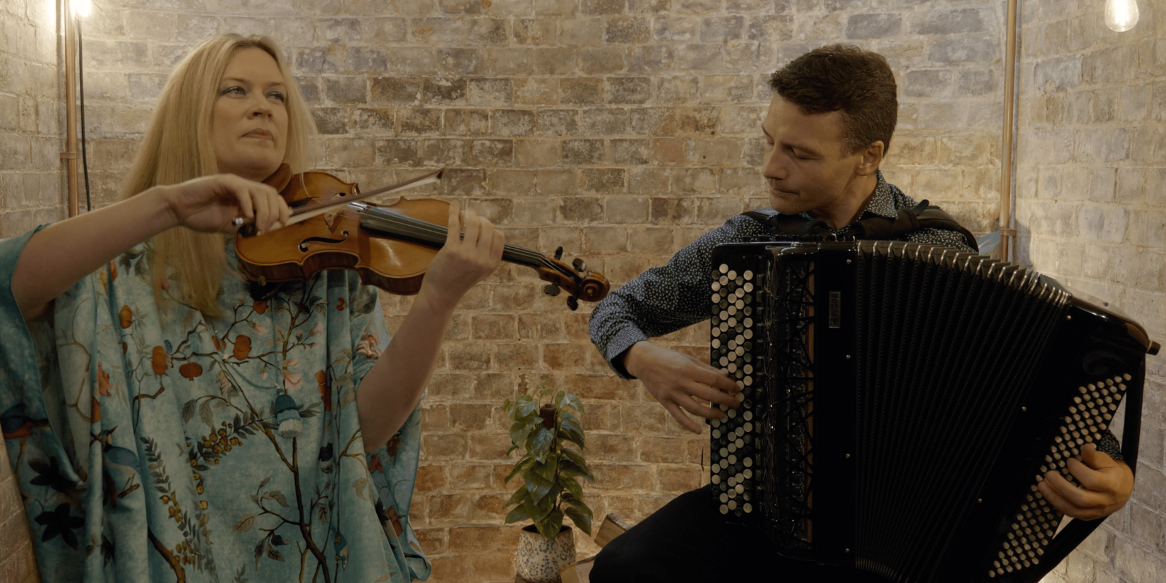 Lizzie Ball + Miloš Milivojević at Fidelio Cafe